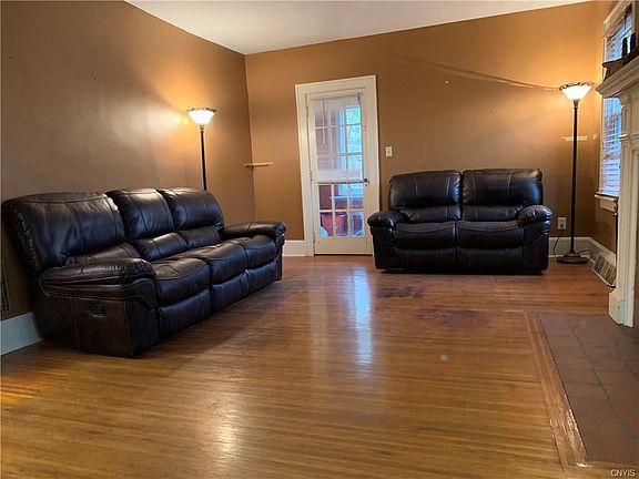 4th image of 28 Ballantyne Brae