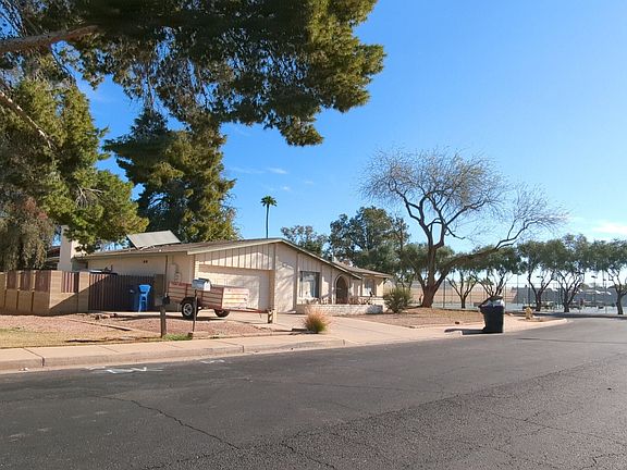 3rd image of 1318 W Nido Ave
