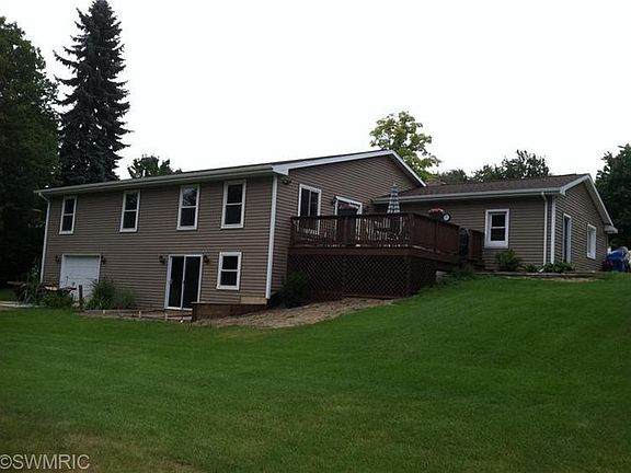 2nd image of 16263 Lake Michigan Dr