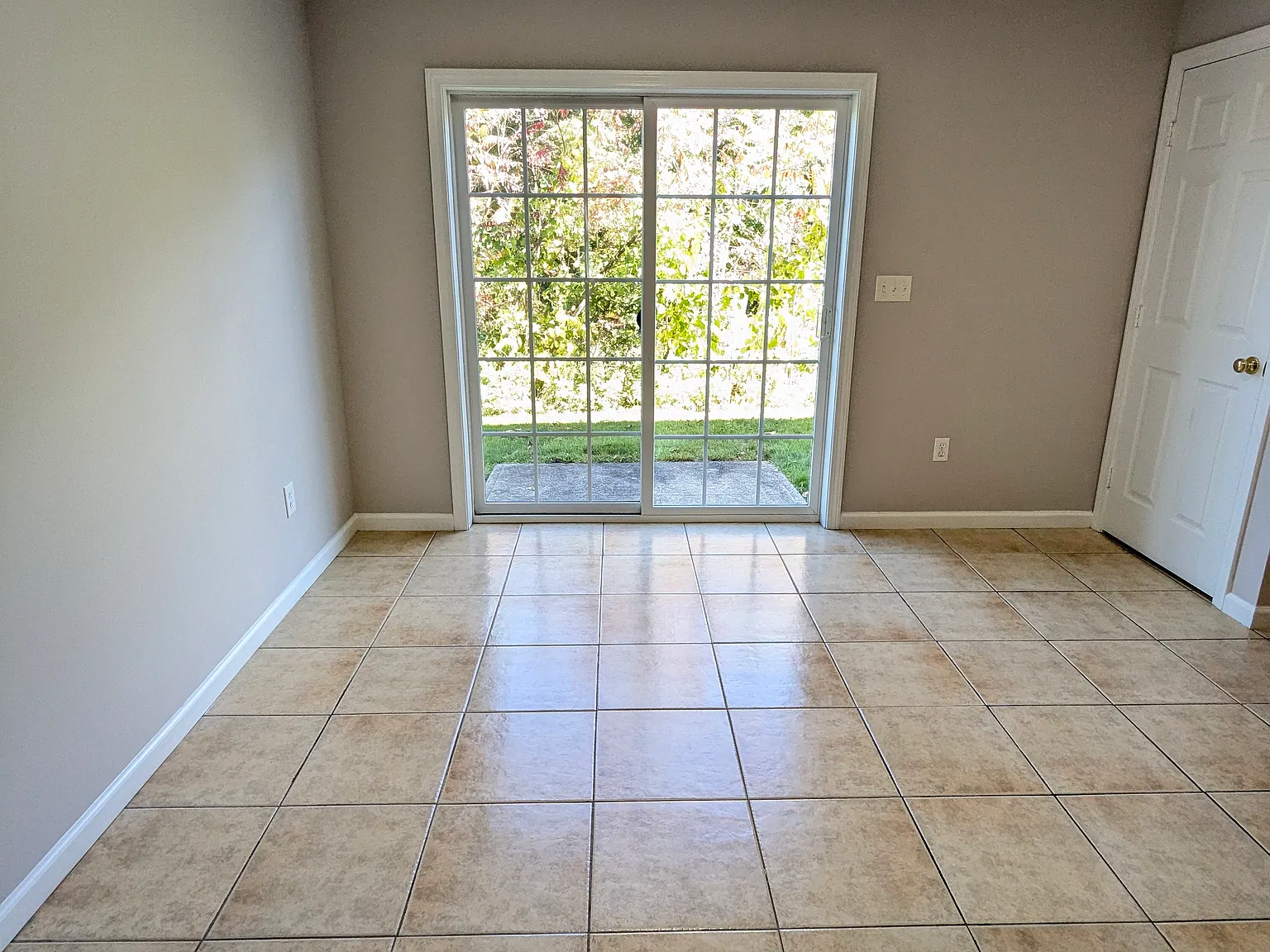 2 bed, 1.5 bath, 1100 sqft, $1,750 — Photo 3