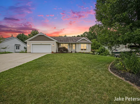 10979 Gayle Ln, Allendale, MI 49401