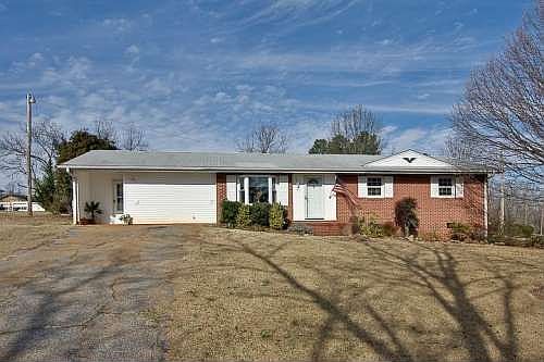 2nd image of 121 Pecan Dr