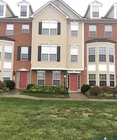 7474 Pebble Lake Dr — Photo 1