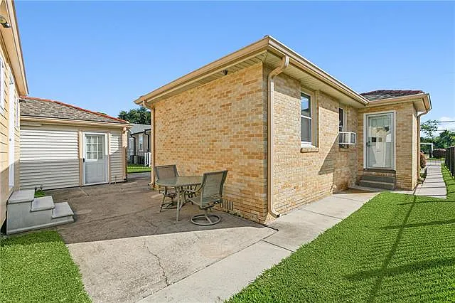 4940 Eastern St — Photo 10