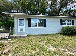 116 N College St APT B, Leesburg, FL 34748