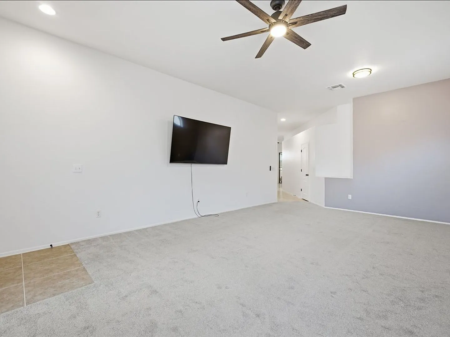 Spacious 3-Bedroom Home with Open Layout & Modern Comforts! — Photo 4