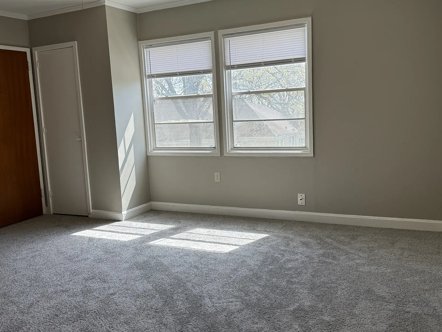 127 Crestview Apartments - Apt 3 — Photo 2