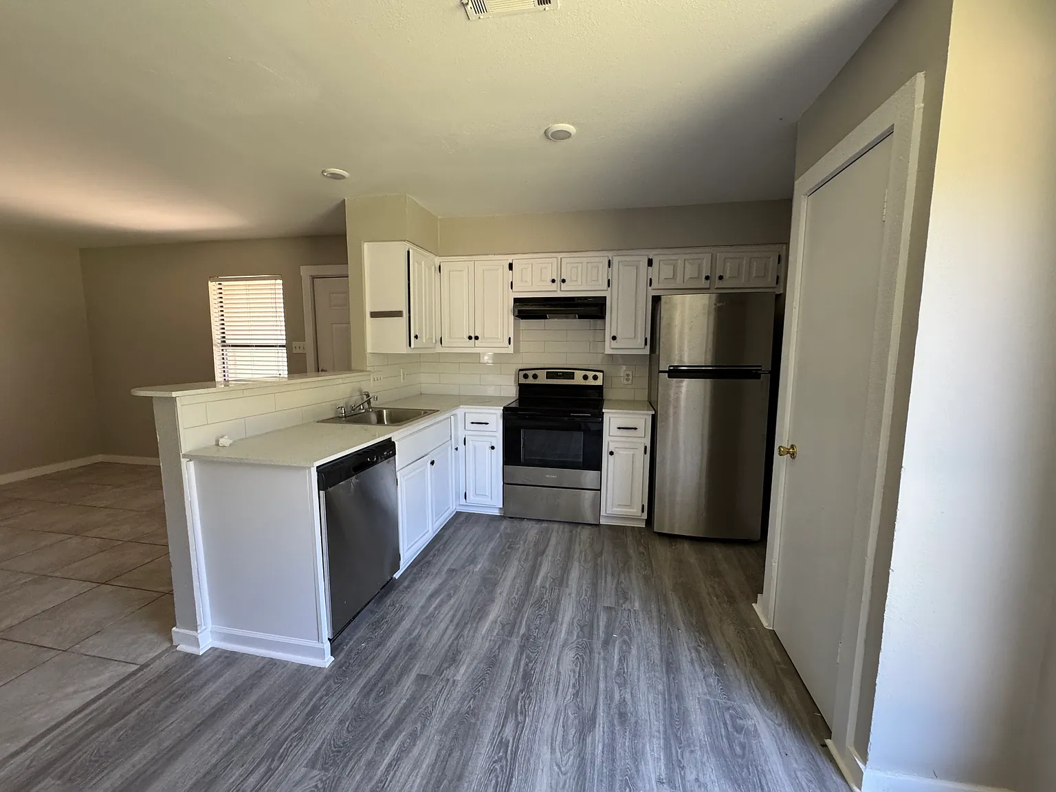 2 bed, 780 sqft, $1,200 — Photo 3