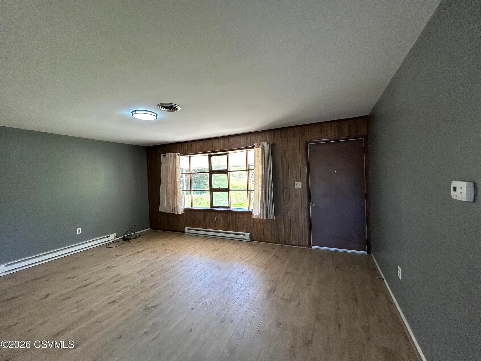 5 bed, 737 sqft, $1,950 — Photo 4