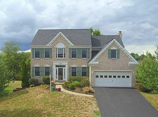 2723 Country Club Dr, Pittsburgh, PA 15205
