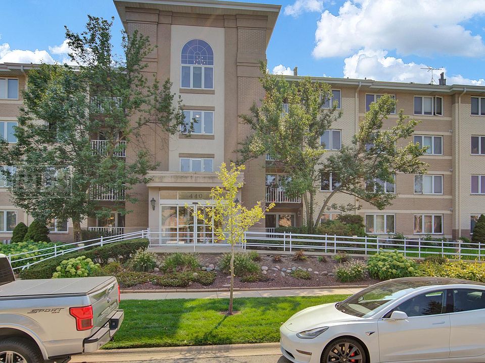 1st image of 440 E Montrose Ave APT 312
