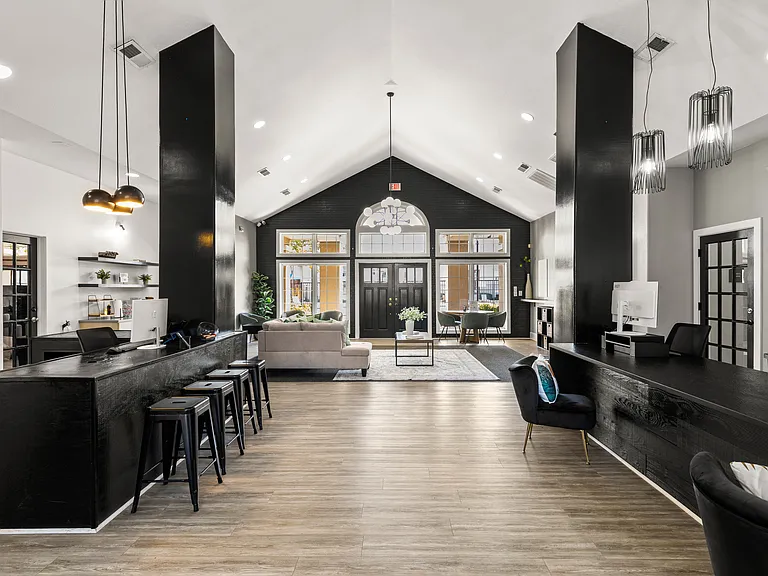 Sunset Pointe Apartments — Photo 1