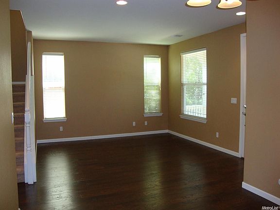 4th image of 3192 Parkham Dr