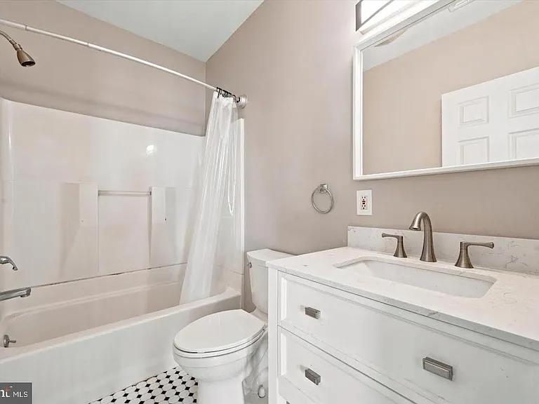 200 Wanamaker Ave #2 — Photo 11