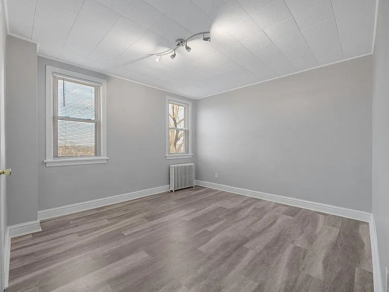 Southcrest Heights — Photo 16