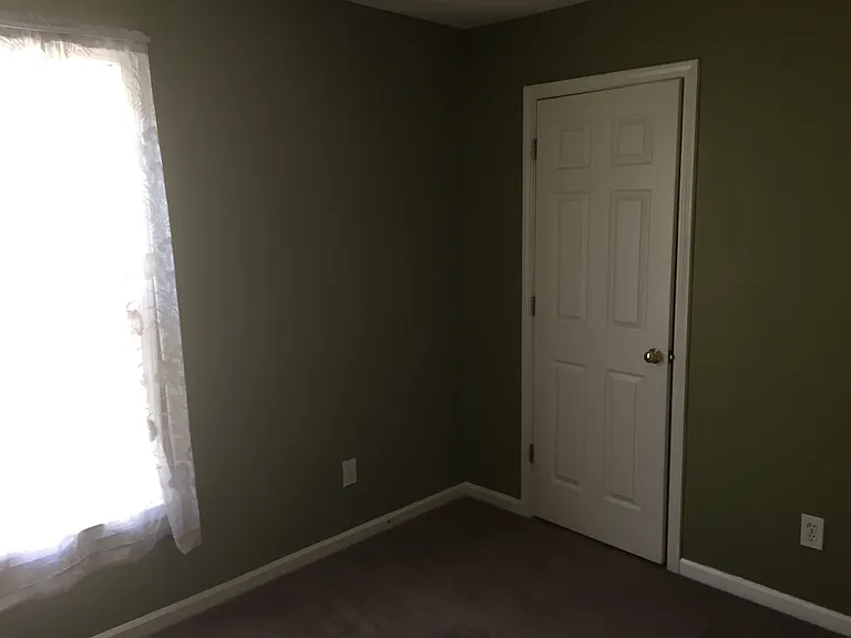 6075 Pattingham Dr — Photo 2