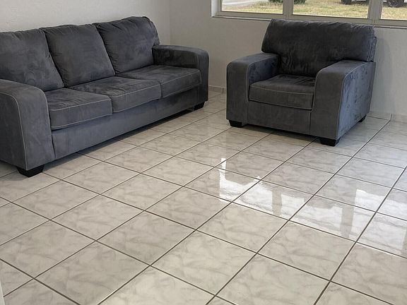4th image of 49 Hibiscus Dr