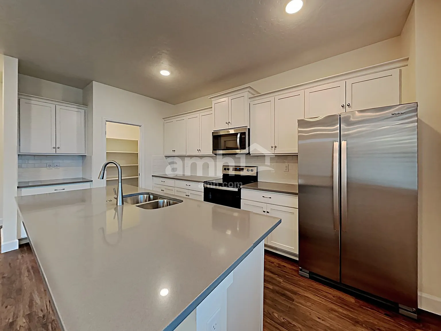 5 bed, 3.0 bath, 2455 sqft, $3,035 — Photo 4