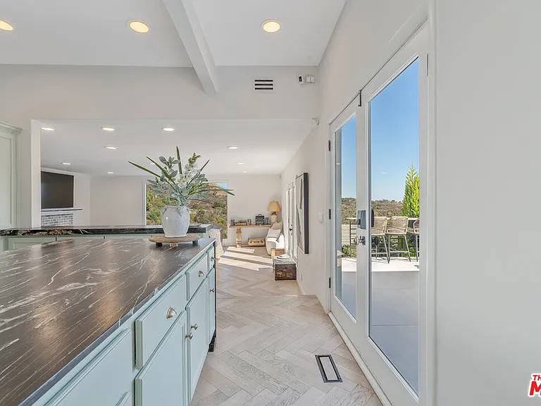 3479 Wonder View Dr — Photo 13