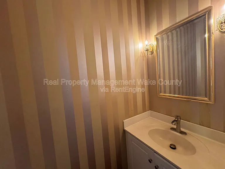 102 Powder Mill Ct — Photo 34