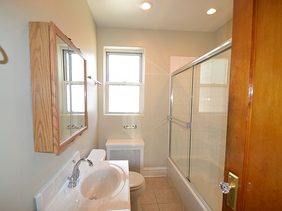 5th image of 2303 N Latrobe Ave
