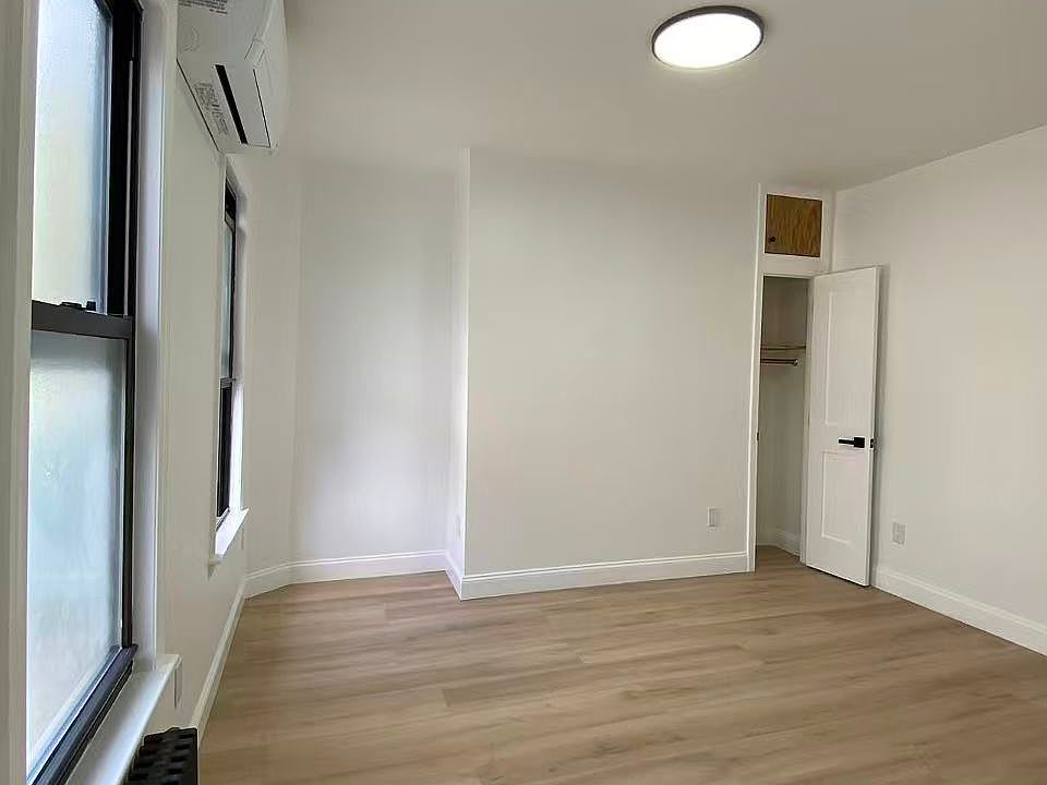 2nd image of 855 Wyckoff Ave #2R