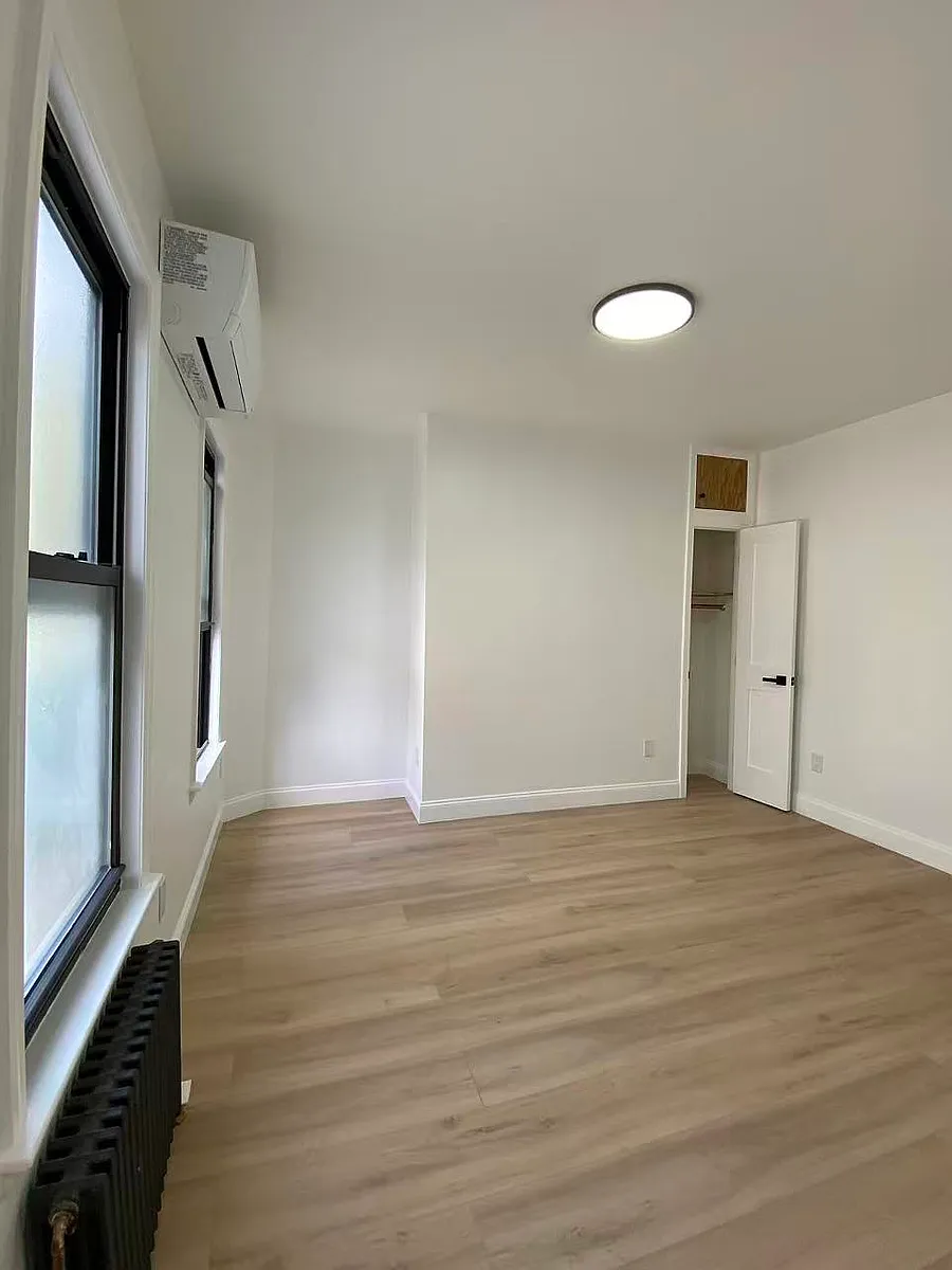 Building Photo - 855 Wyckoff Ave #2R