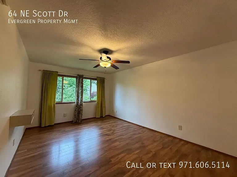 64 NE Scott Dr — Photo 30
