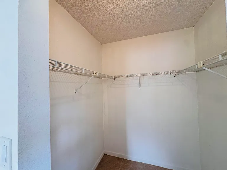 20681 NE 4th Pl #105 — Photo 3