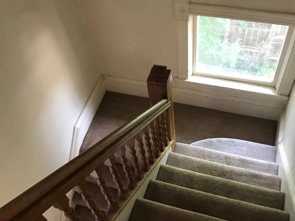 619 Marine #5 - stairs