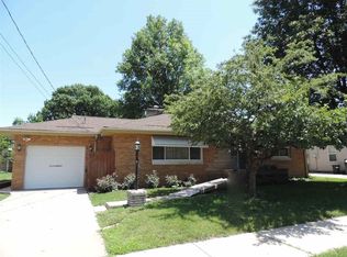 1510 N 10th St, Pekin, IL 61554