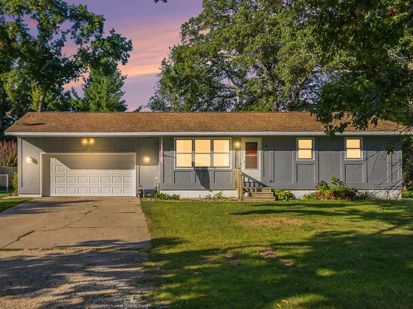 7563 Whitehall Rd, Whitehall, MI 49461