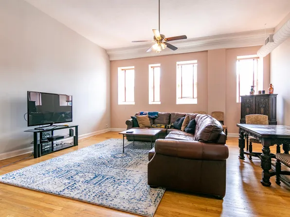 3320 N Lincoln Ave, Chicago, IL 60657