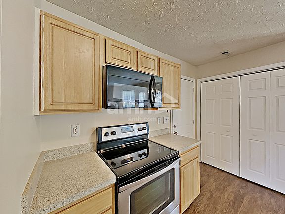 4th image of 502 Madeline Rose Ct
