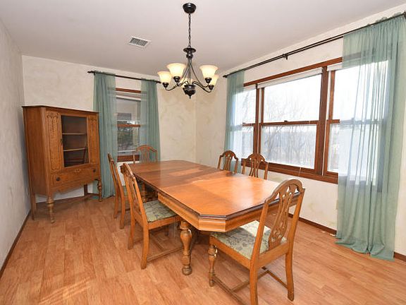 4th image of N69w23301 E Salem Ct