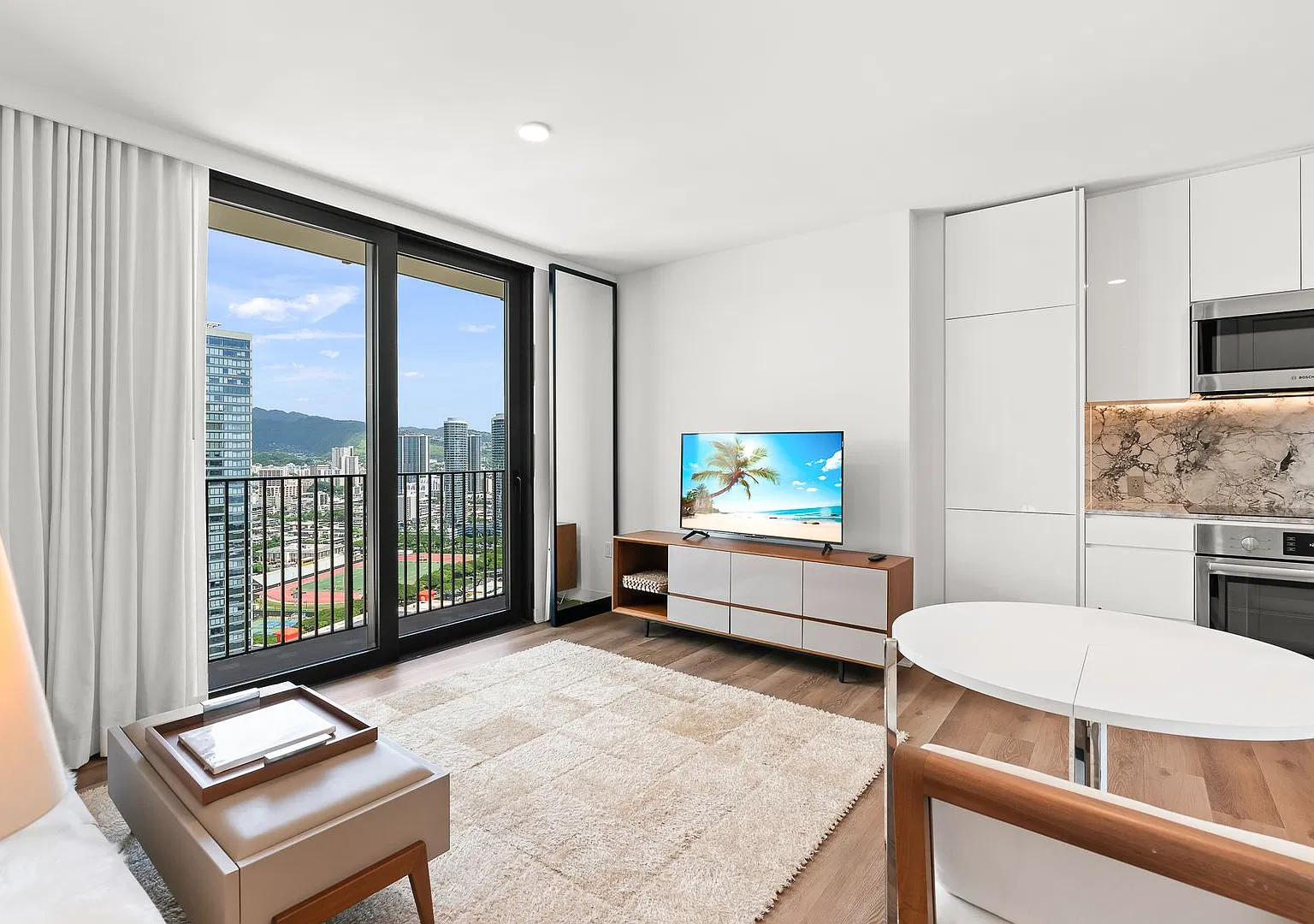 Aalii Fully Furnished Studio with 1 covered parking in Centrally Located in Ward Village — Photo 3