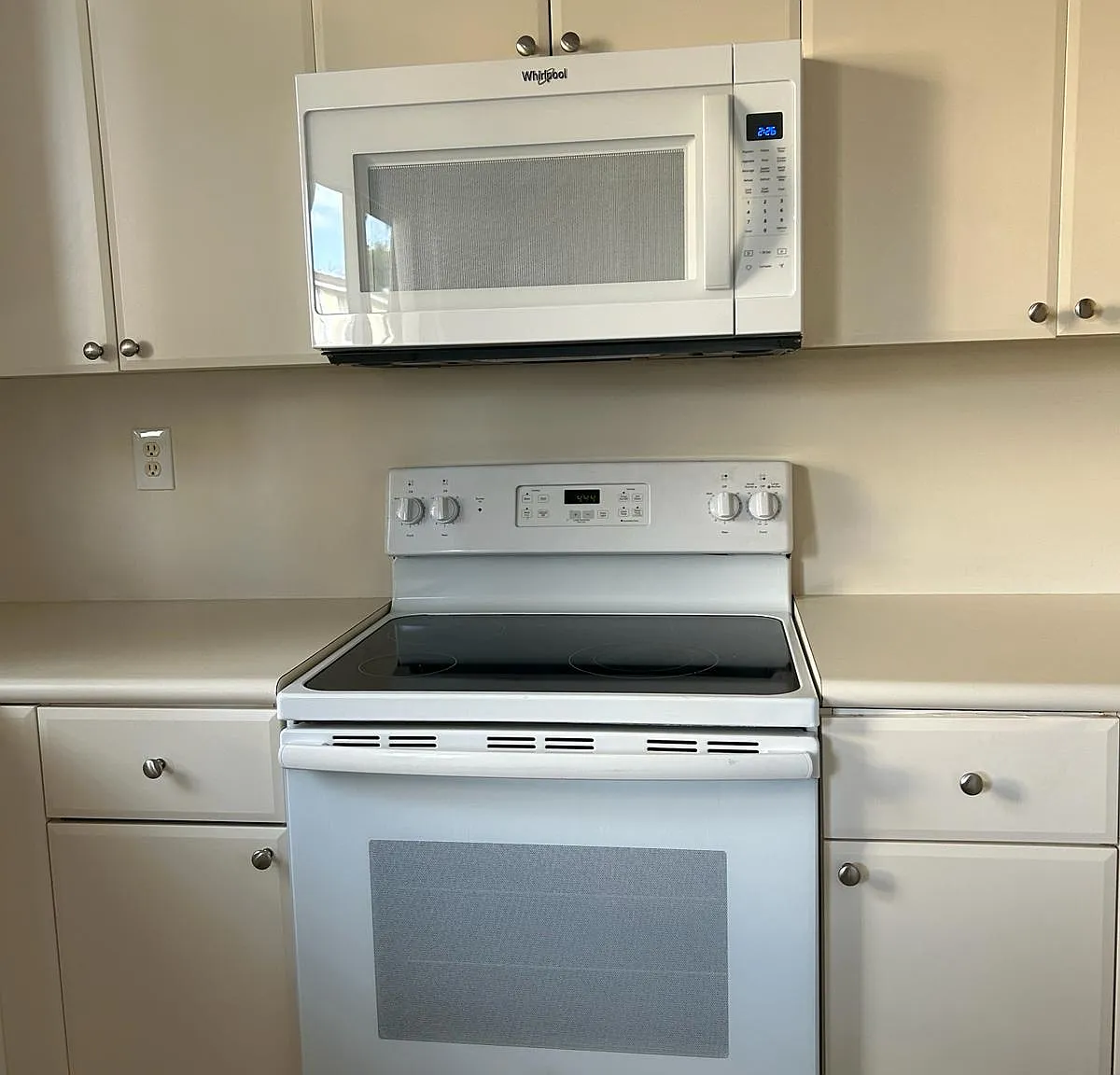 4 bed, 1423 sqft, $3,000 — Photo 3