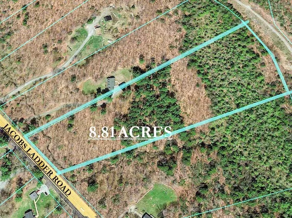 9 Jacobs Ladder Rd, Becket, MA 01223