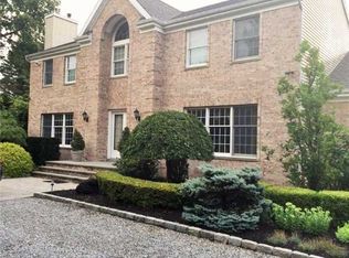 41 Mount Sinai Ave, Mount Sinai, NY 11766