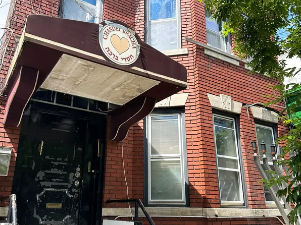 1013 Avenue M image 15 of 17