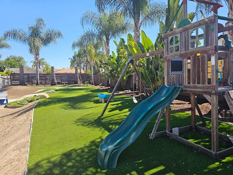 608 Las Flores Dr — Photo 7
