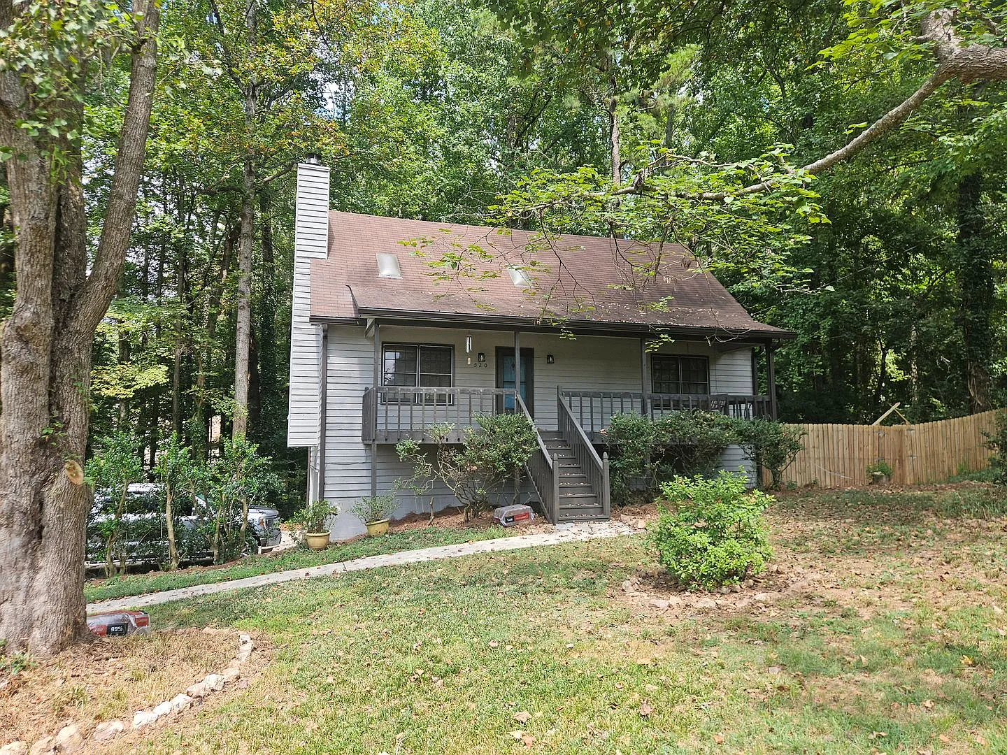 Renovated Home in Dallas - One Acre Privacy — Photo 2
