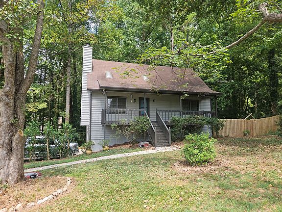 2nd image of 520 Hardy Cir