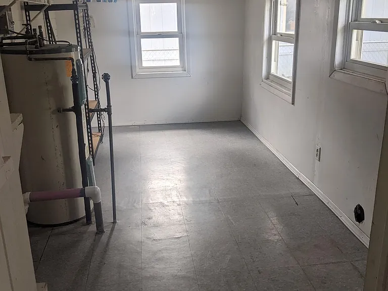 729 Virginia Ave — Photo 13