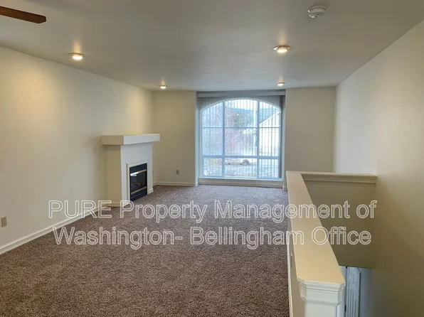 3013 Pacific St, Bellingham, WA 98226