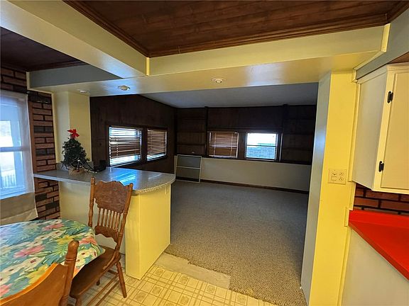 5th image of 176 Silvis Farm Rd