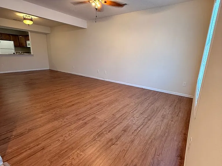 801 Black St — Photo 2