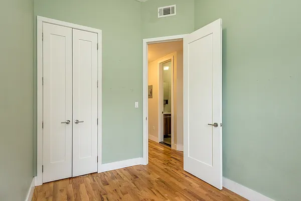 Rented by Nooklyn NYC LLC | media 46