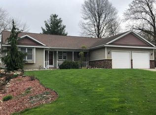 6260 Pinecrest Dr, Zeeland, MI 49464