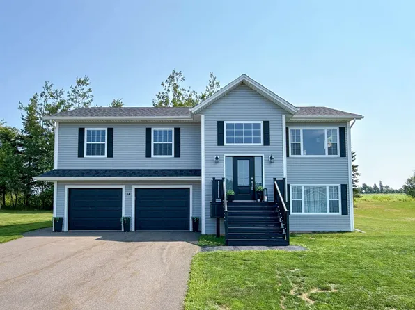 34 Waters Edge Ln, Cornwall, PE C0A 1H4